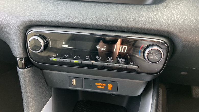 Toyota Yaris 1.5 Hybrid Icon 5dr CVT Hybrid Hatchback